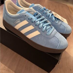 Adidas Men's Blue Suede Sneakers Cloud VL Court brand new 9.5